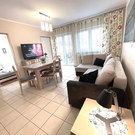 Superior Izery Cicha-free Parking شقة